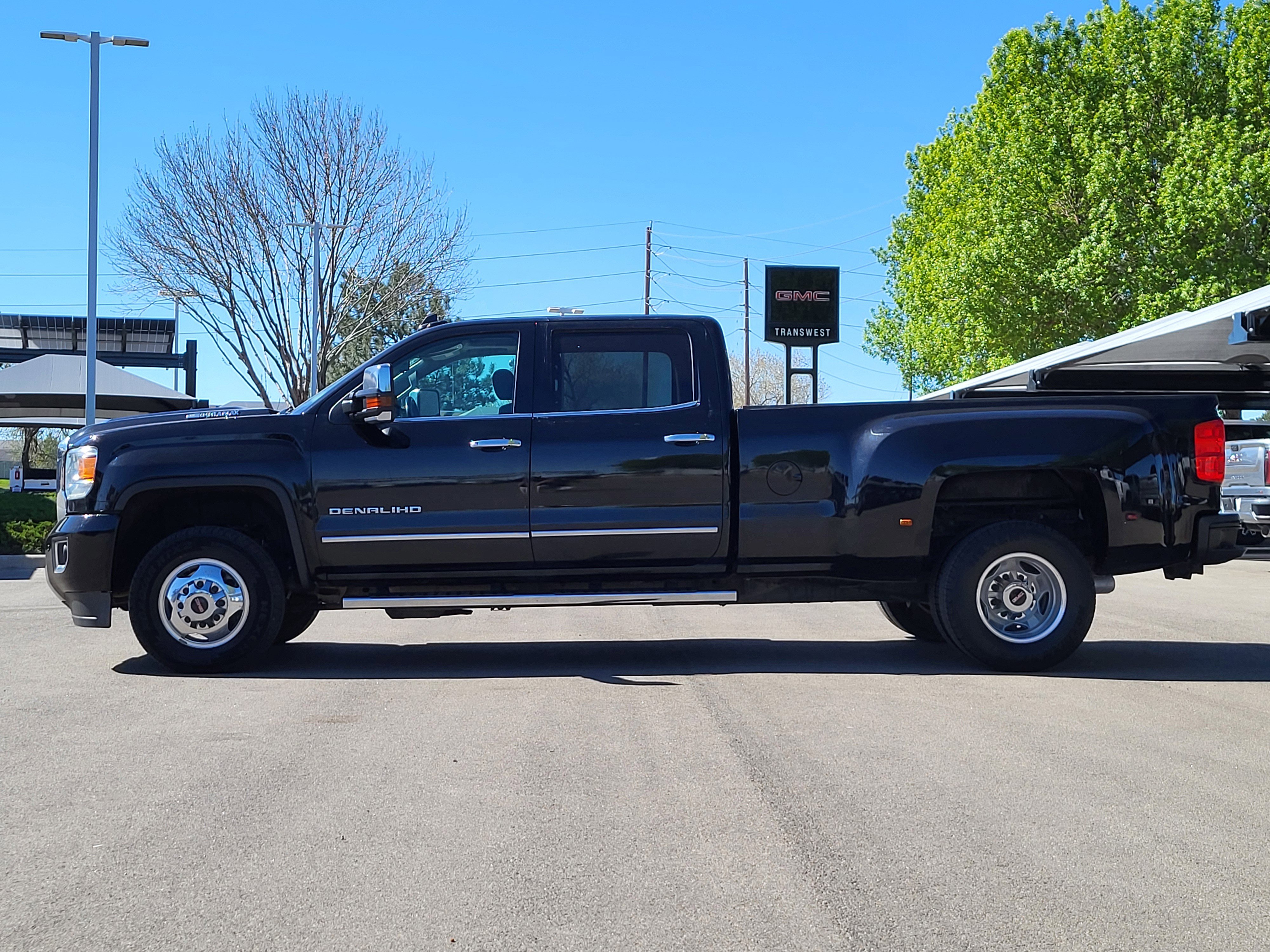 Used 2019 GMC Sierra 3500 Denali w/ Duramax Plus Package image 4
