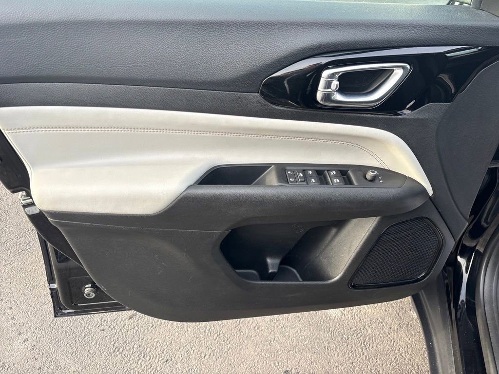 Certified 2022 Jeep Compass Limited image 12