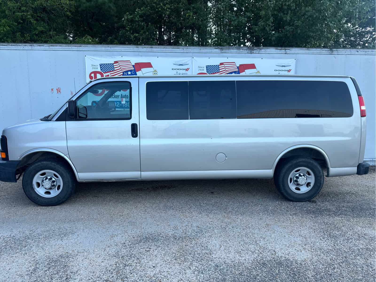 Used 2010 Chevrolet Express 3500 LS RWD image 7
