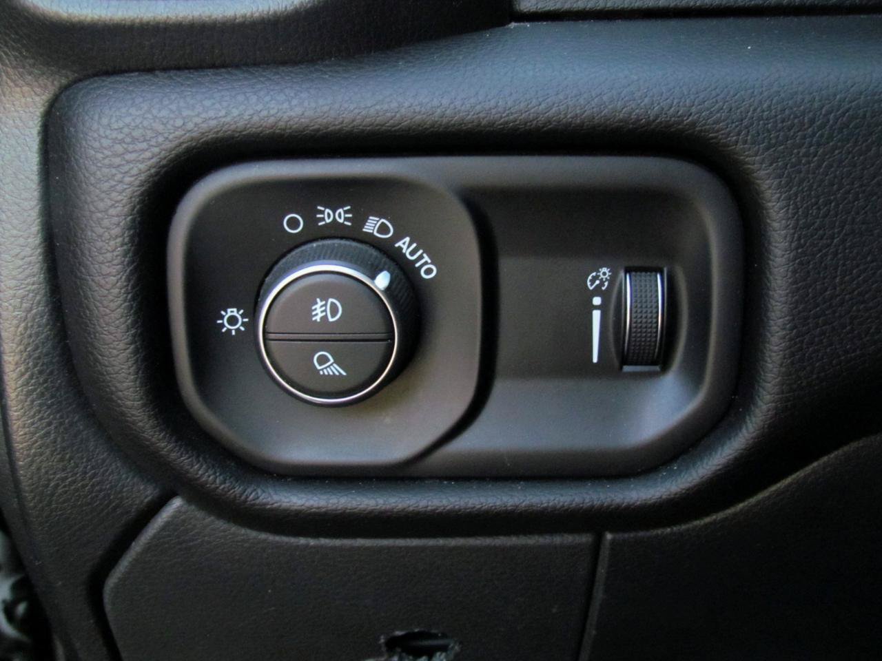 Used 2024 RAM 3500 Big Horn w/ Night Edition AWD/4WD image 28