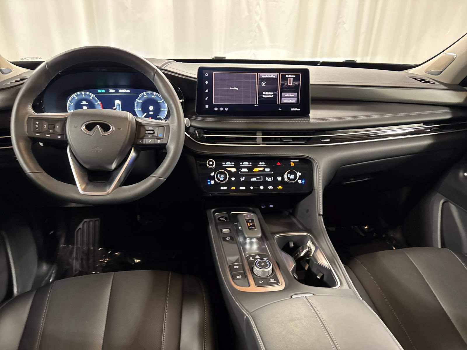 Certified 2026 INFINITI QX60 Luxe w/ Family Package AWD/4WD image 4