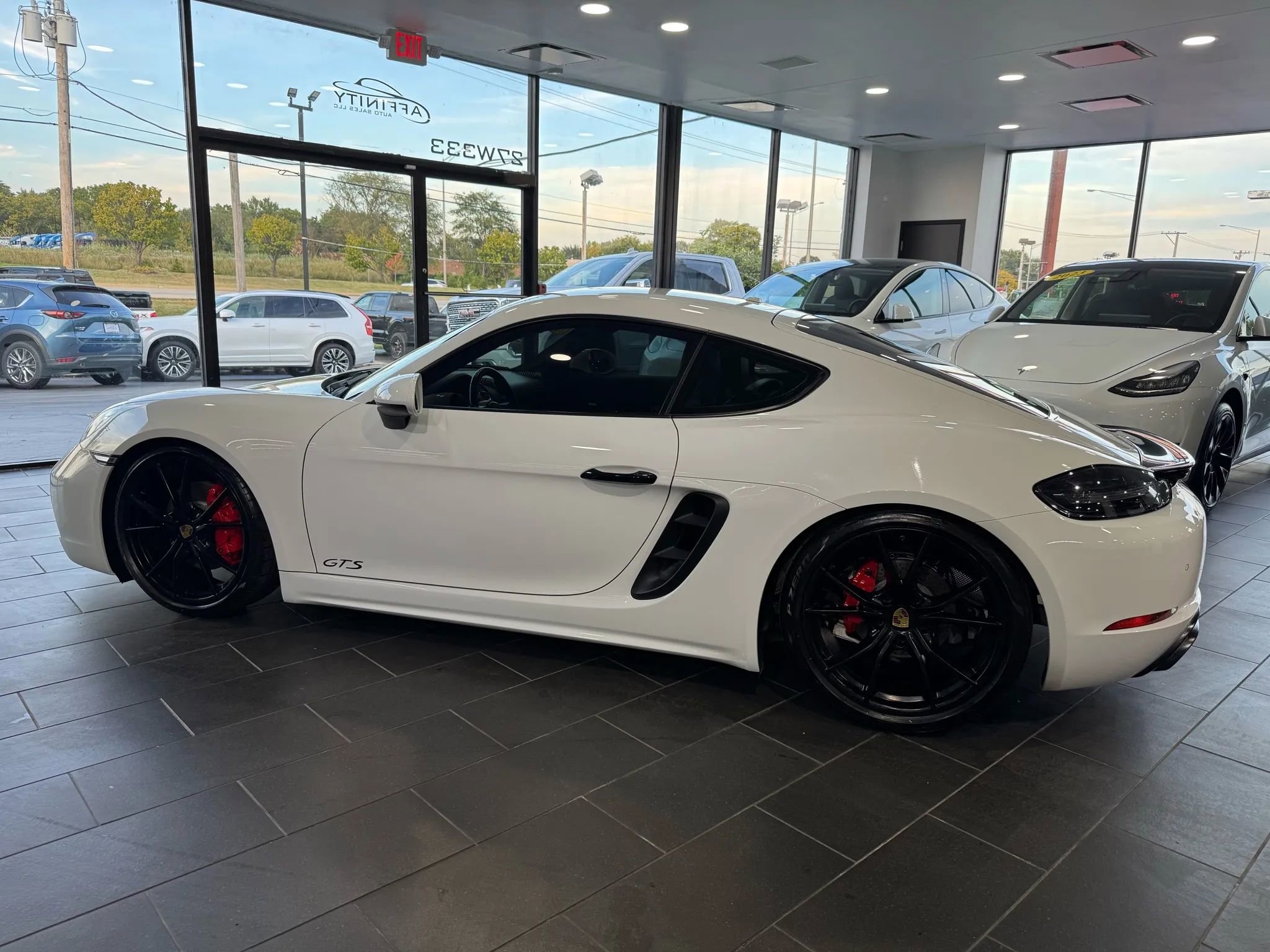 Used 2018 Porsche 718 Cayman GTS image 7
