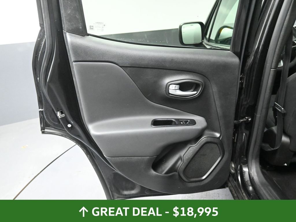 Used 2023 Jeep Renegade Latitude AWD/4WD image 26