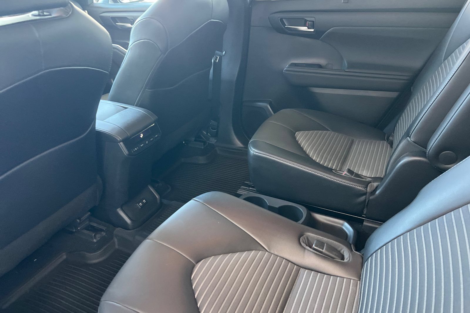 Certified 2021 Toyota Highlander XSE AWD/4WD image 9