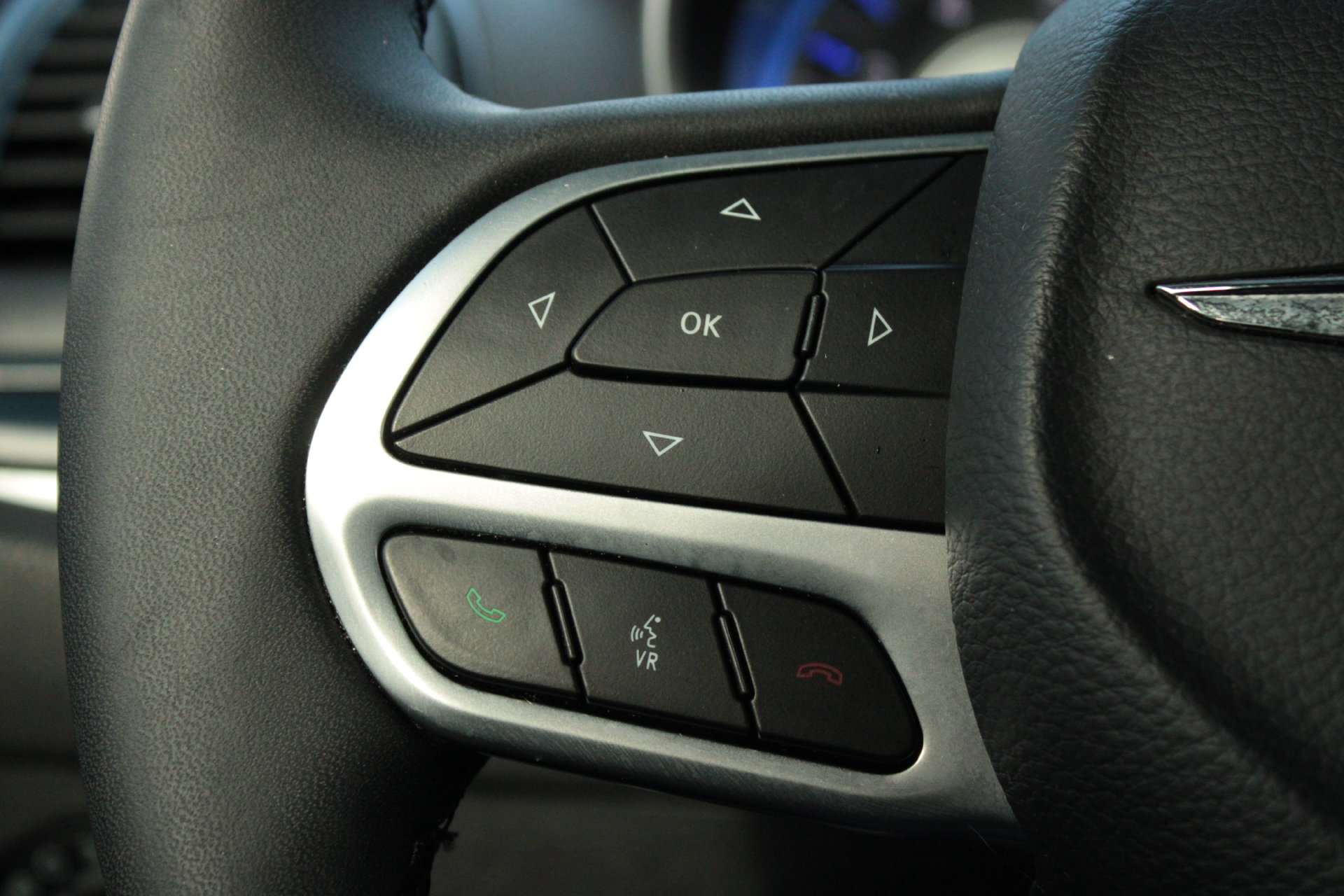 Used 2023 Chrysler 300 Touring w/ Sport Appearance Package RWD image 29