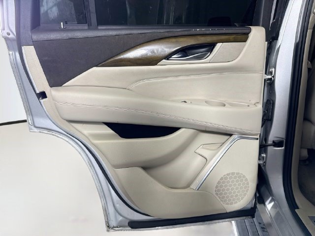 Used 2020 Cadillac Escalade Premium Luxury RWD image 25