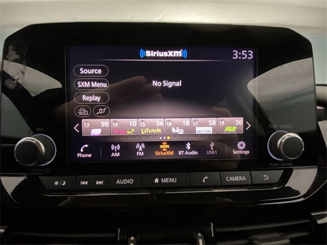 Used 2022 Nissan Pathfinder SV image 16