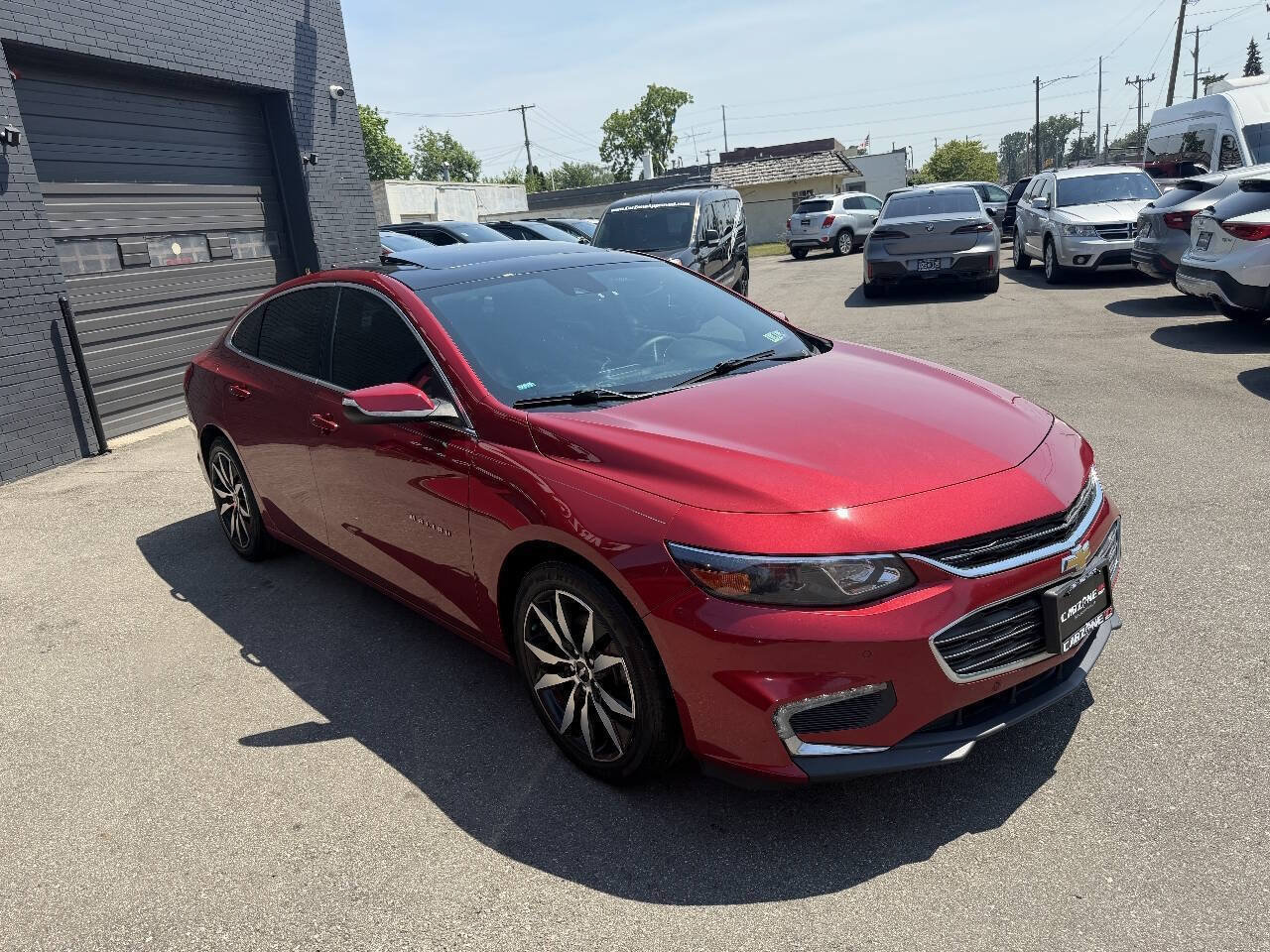 Used 2016 Chevrolet Malibu LT w/ Leather Package FWD image 3
