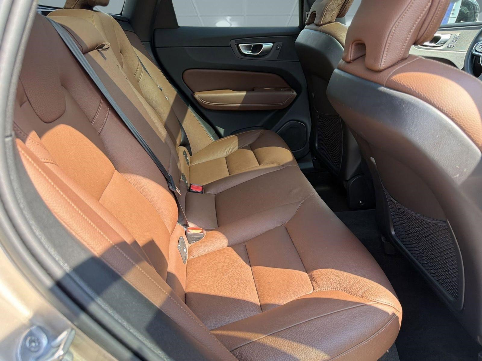 Certified 2024 Volvo XC60 B5 Plus w/ Climate Package AWD/4WD image 29