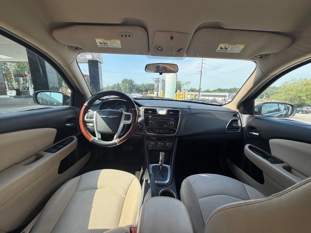 Used 2012 Chrysler 200 Touring FWD image 28