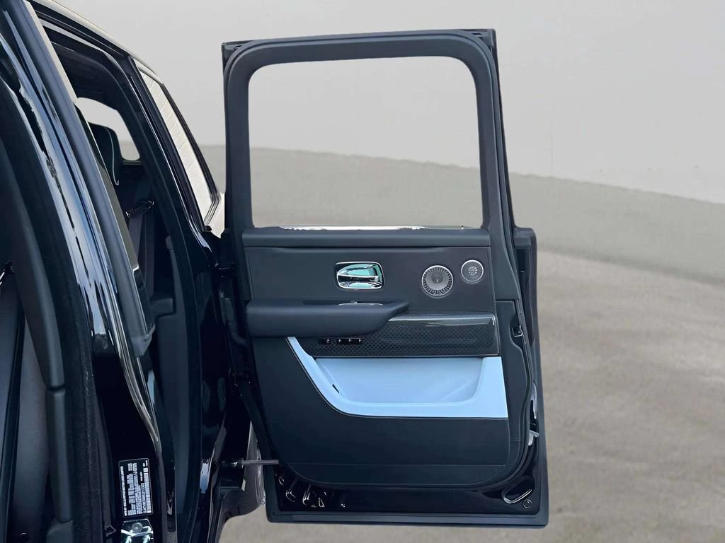 Certified 2022 Rolls-Royce Cullinan Black Badge w/ Dark Exterior Package AWD/4WD image 10
