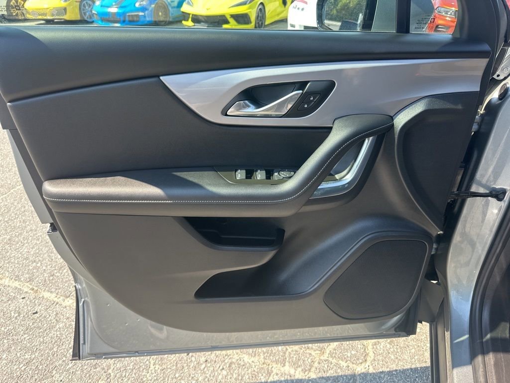 Used 2025 Chevrolet Blazer LT image 24