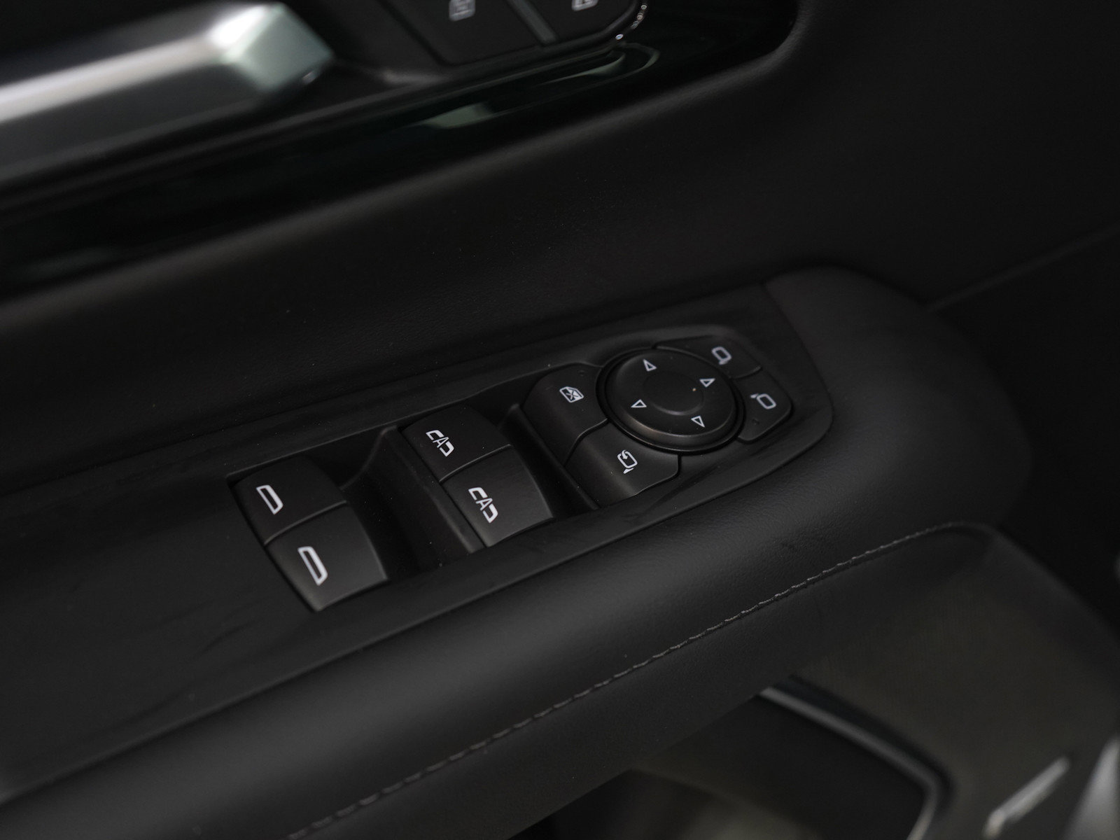 Used 2025 Chevrolet Tahoe Z71 w/ Z71 Off-Road Package image 22