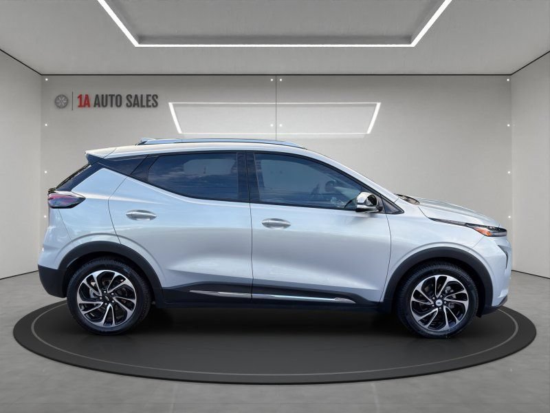 Used 2023 Chevrolet Bolt EUV Premier FWD image 6