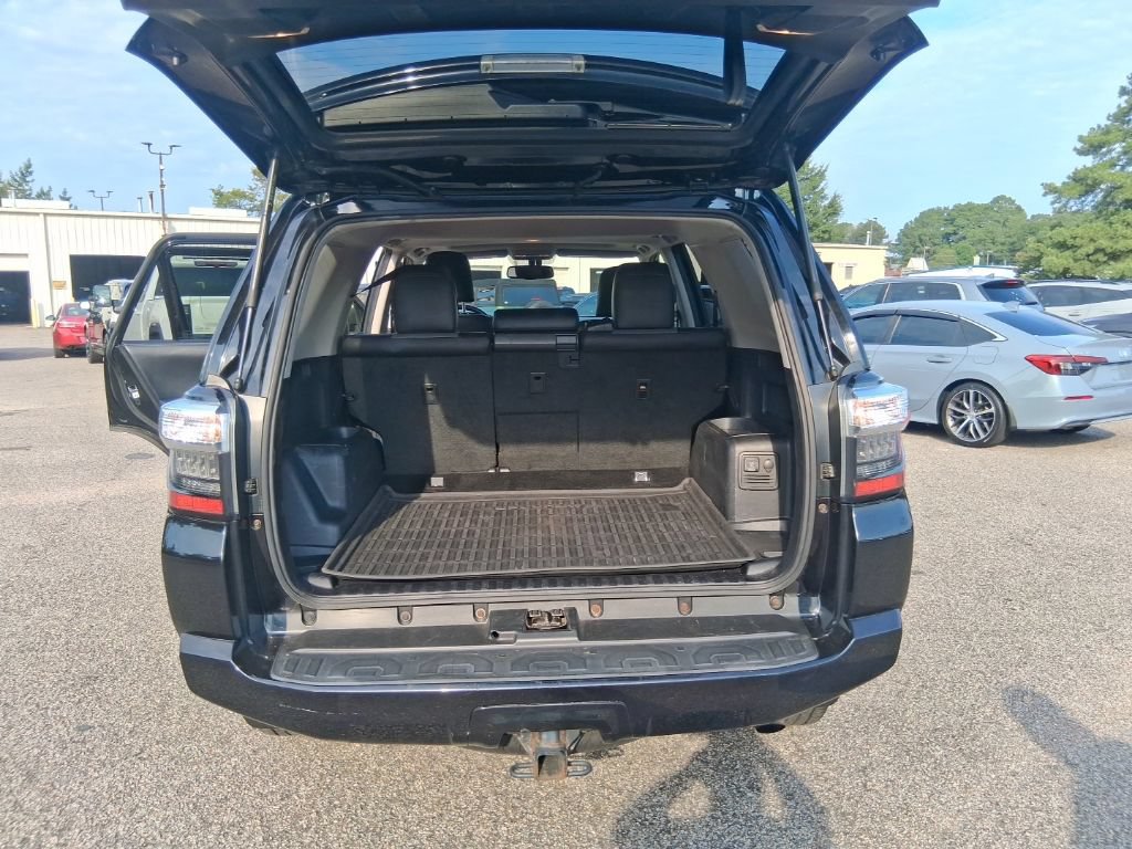 Used 2018 Toyota 4Runner SR5 Premium AWD/4WD image 17