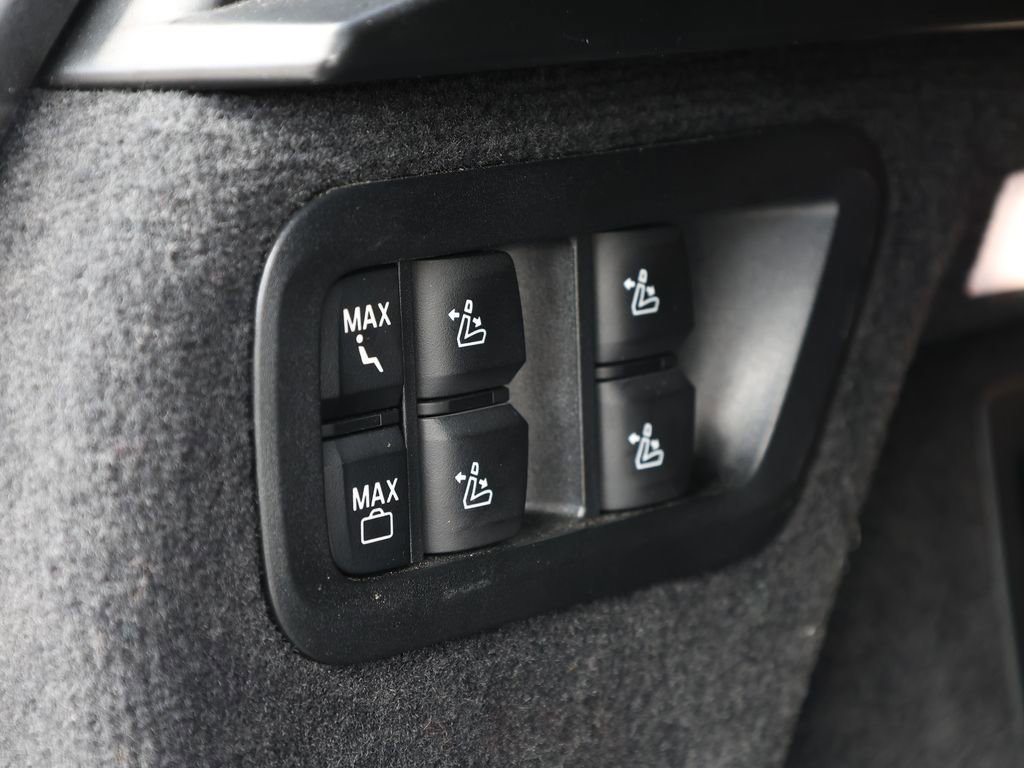 Used 2024 BMW X7 xDrive40i w/ M Sport Package image 12