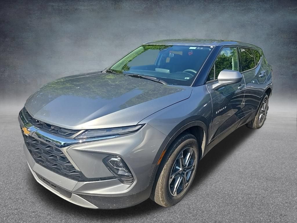 Used 2025 Chevrolet Blazer LT AWD/4WD image 4