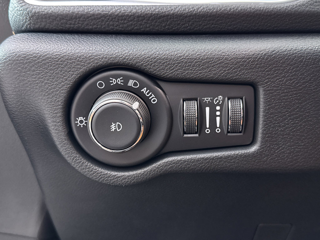 New 2026 Chrysler Pacifica Pinnacle image 34