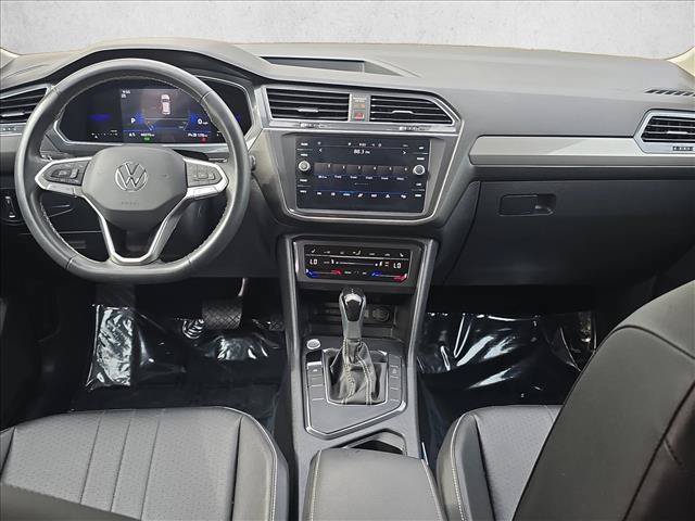 Certified 2022 Volkswagen Tiguan SE FWD image 19