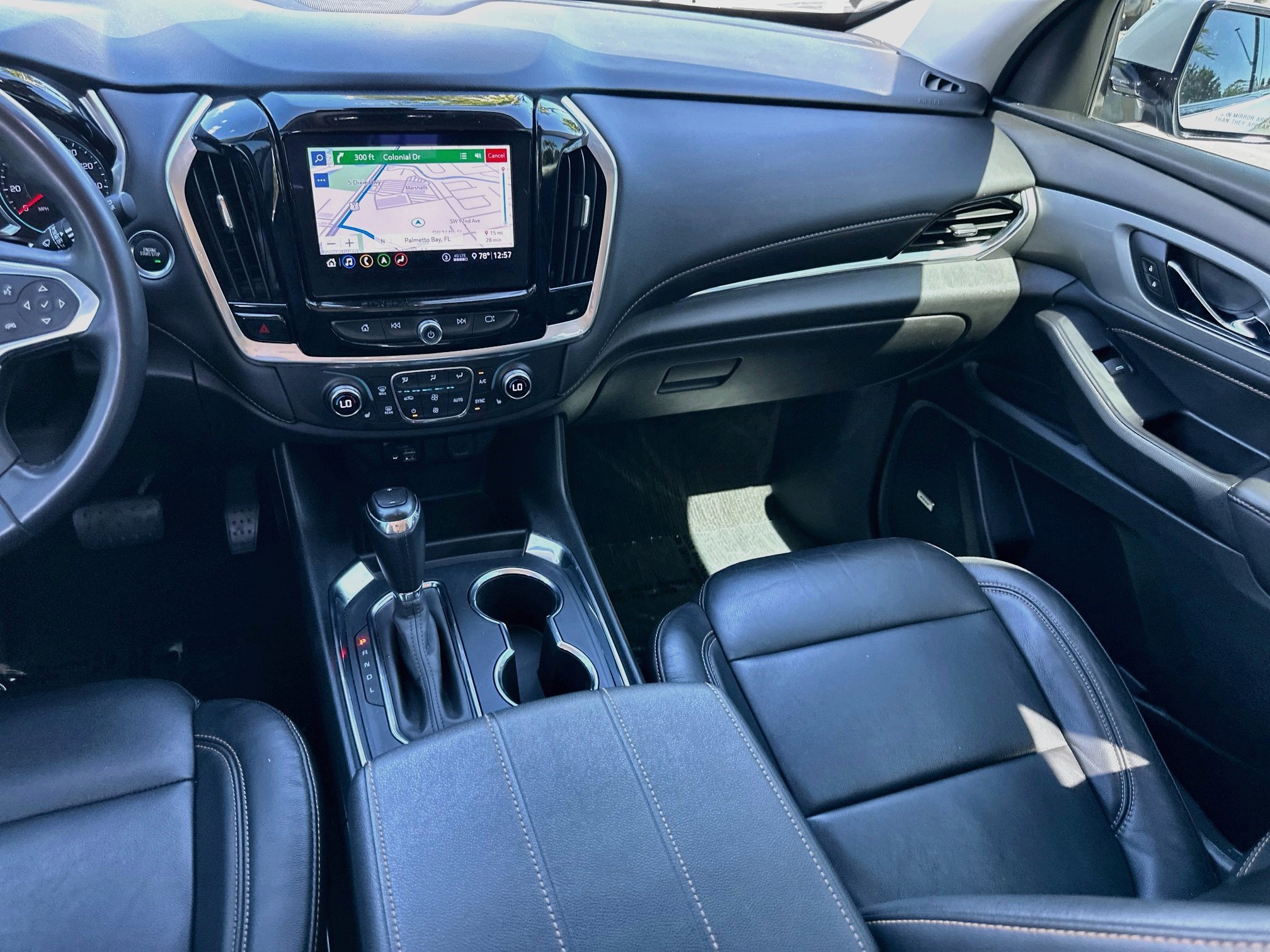Used 2020 Chevrolet Traverse RS FWD image 23