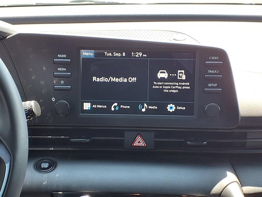 Used 2025 Hyundai Elantra Sport FWD image 14