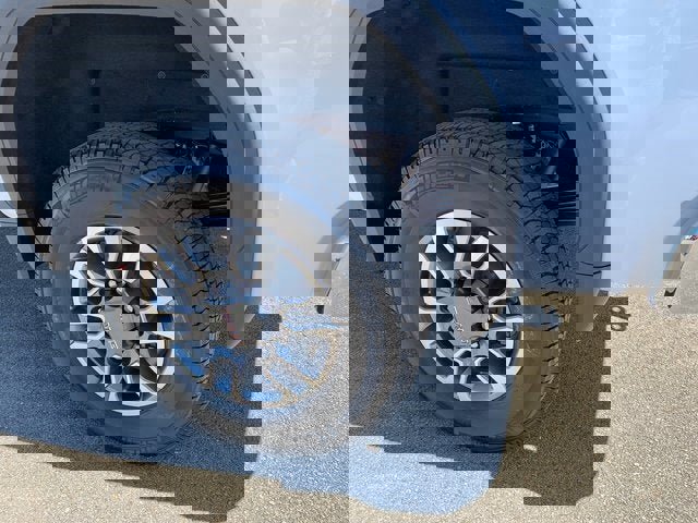 New 2025 GMC Sierra 2500 SLT w/ SLT Convenience Package image 10