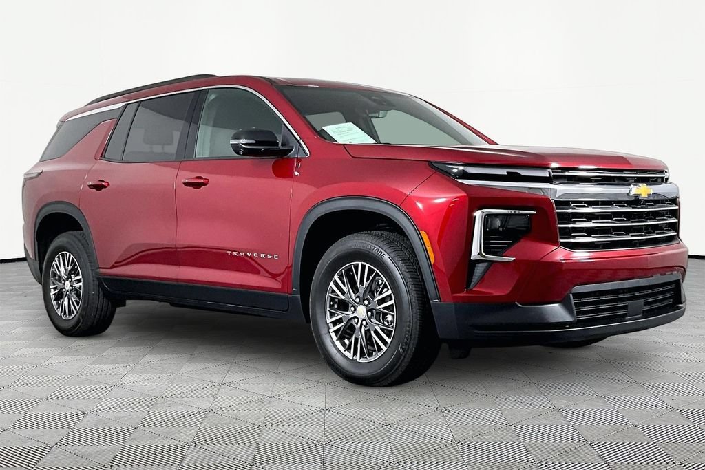 Certified 2026 Chevrolet Traverse LT w/ Driver Confidence Package FWD image 3