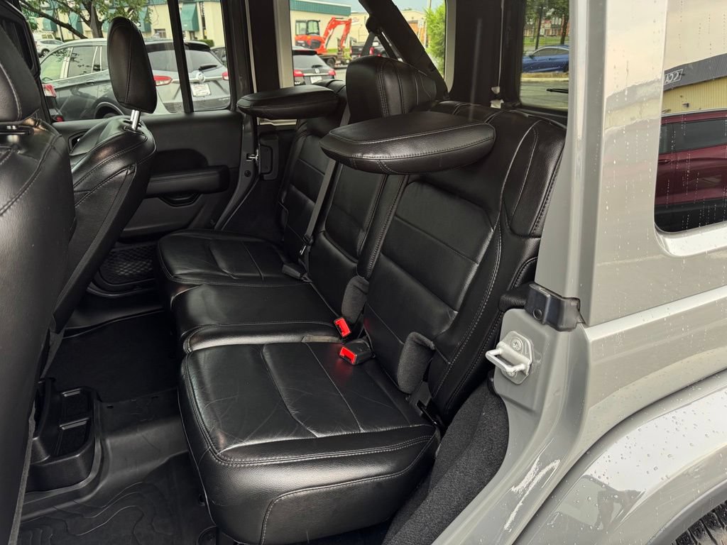Used 2021 Jeep Wrangler Unlimited Sahara AWD/4WD image 14