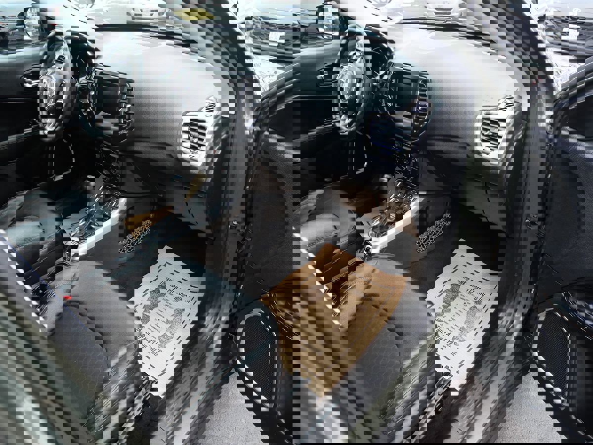 Used 2021 Jeep Compass Latitude image 14