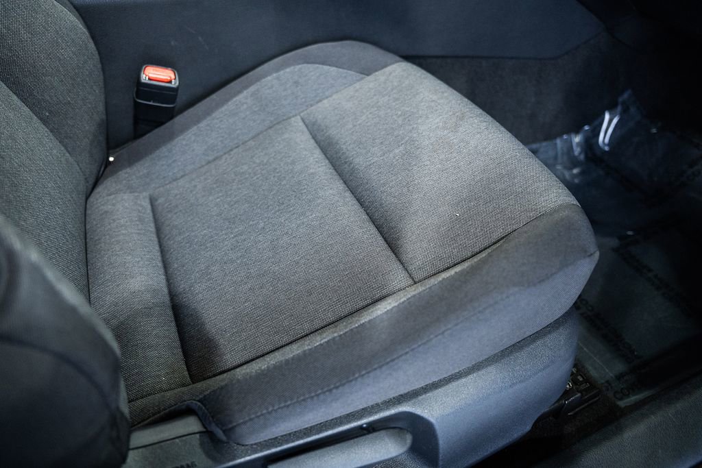 Used 2025 Toyota Camry LE image 28