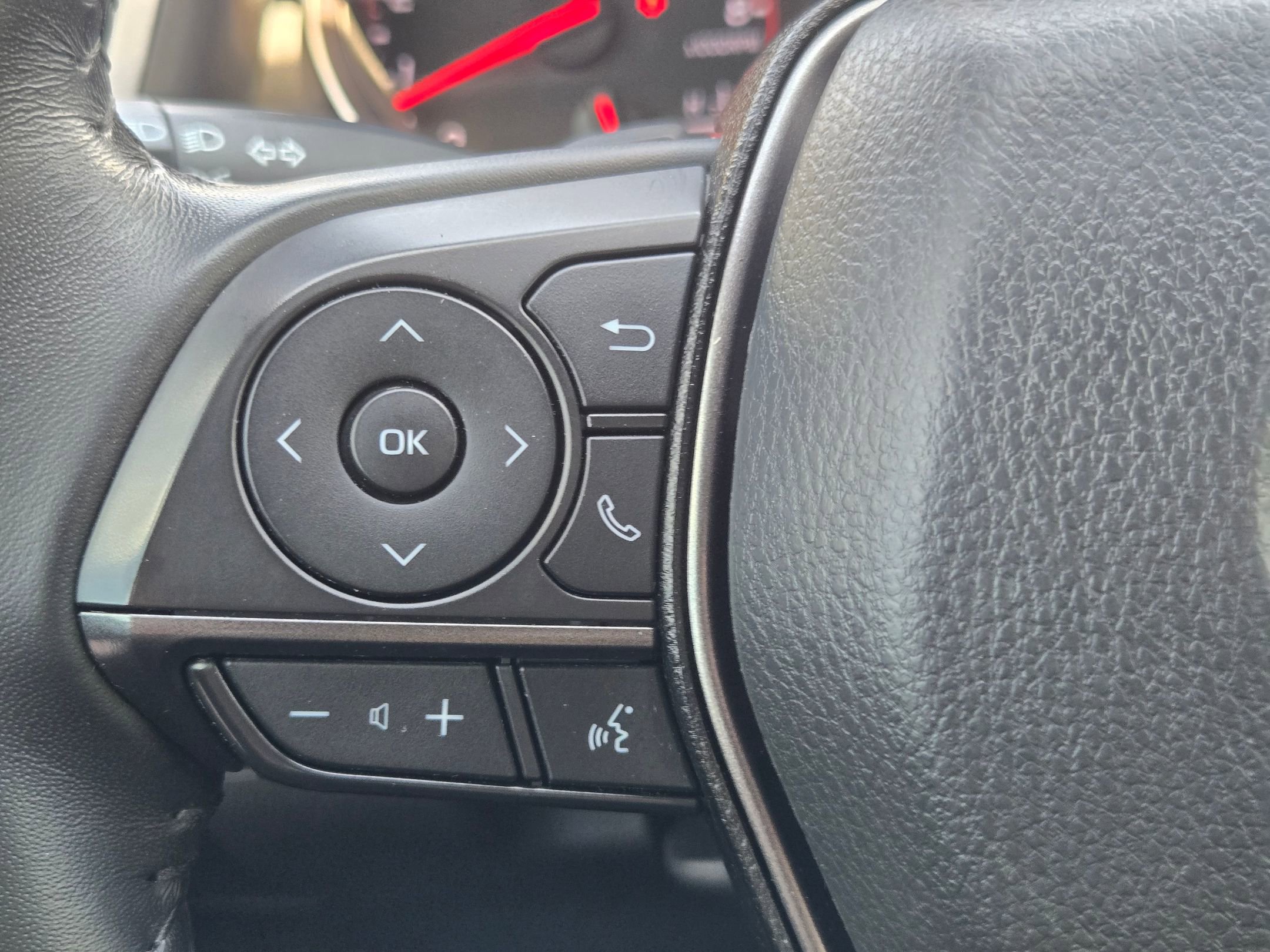 Used 2023 Toyota Camry XSE image 28