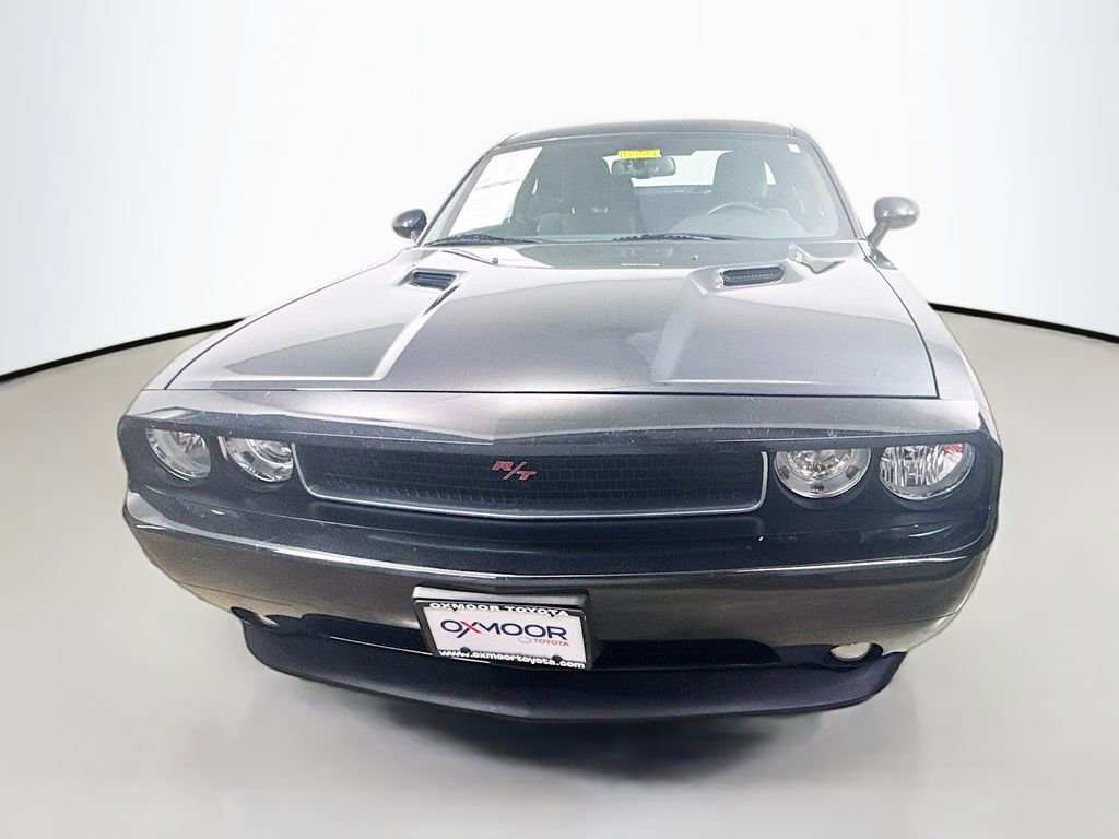 Used 2014 Dodge Challenger R/T w/ Sound Group II RWD image 2
