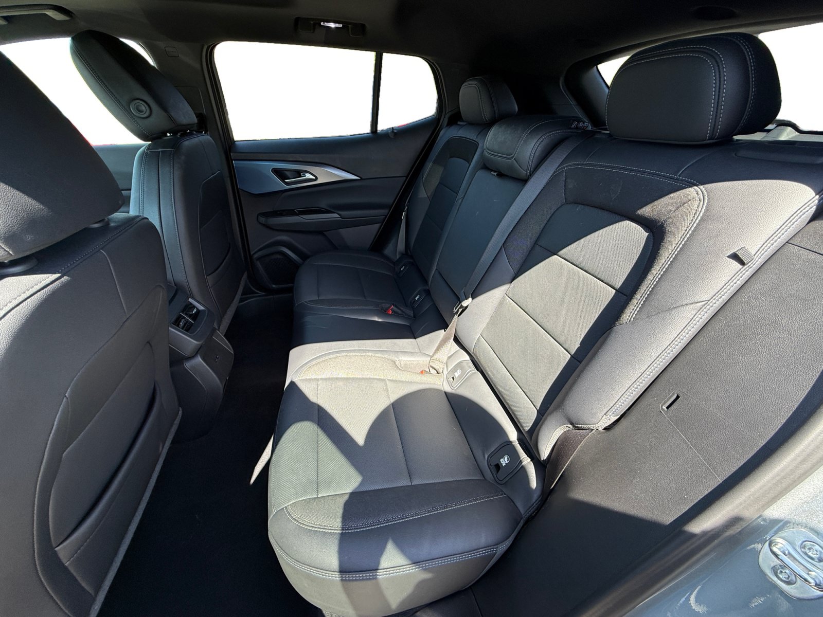 Used 2024 Chevrolet Equinox EV LT AWD/4WD image 16