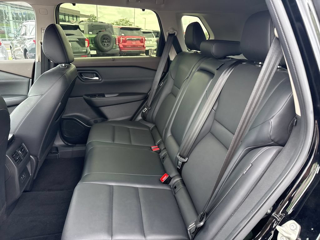Used 2023 Nissan Rogue SV w/ SV Premium B Package AWD/4WD image 14