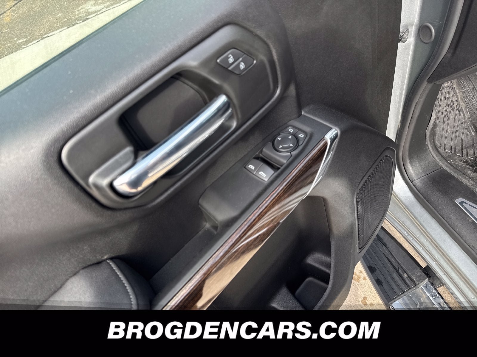 New 2026 GMC Sierra 2500 SLE AWD/4WD image 8