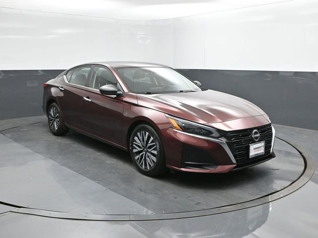 Used 2024 Nissan Altima 2.5 SV image 8