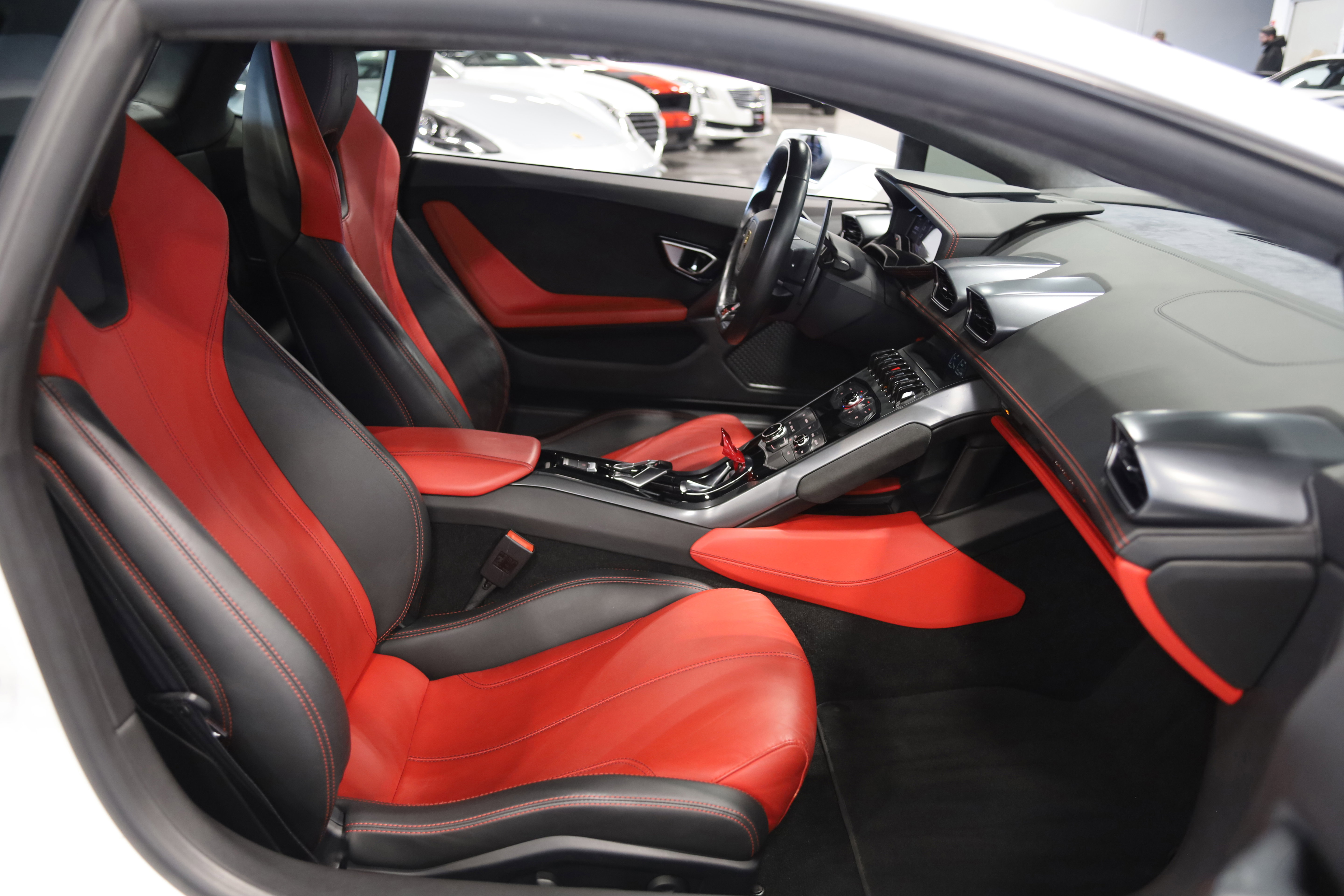 Used 2015 Lamborghini Huracan LP 610-4 image 31