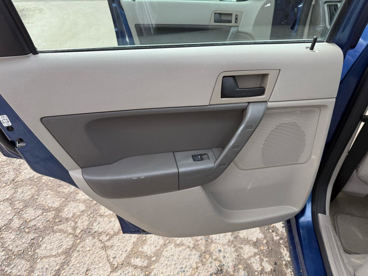 Used 2008 Ford Focus SE image 15