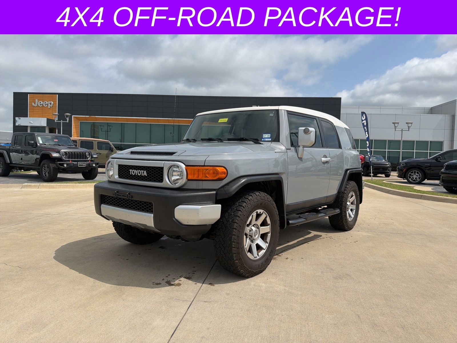 Used 2014 Toyota FJ Cruiser 4WD w/ Convenience Package image 1