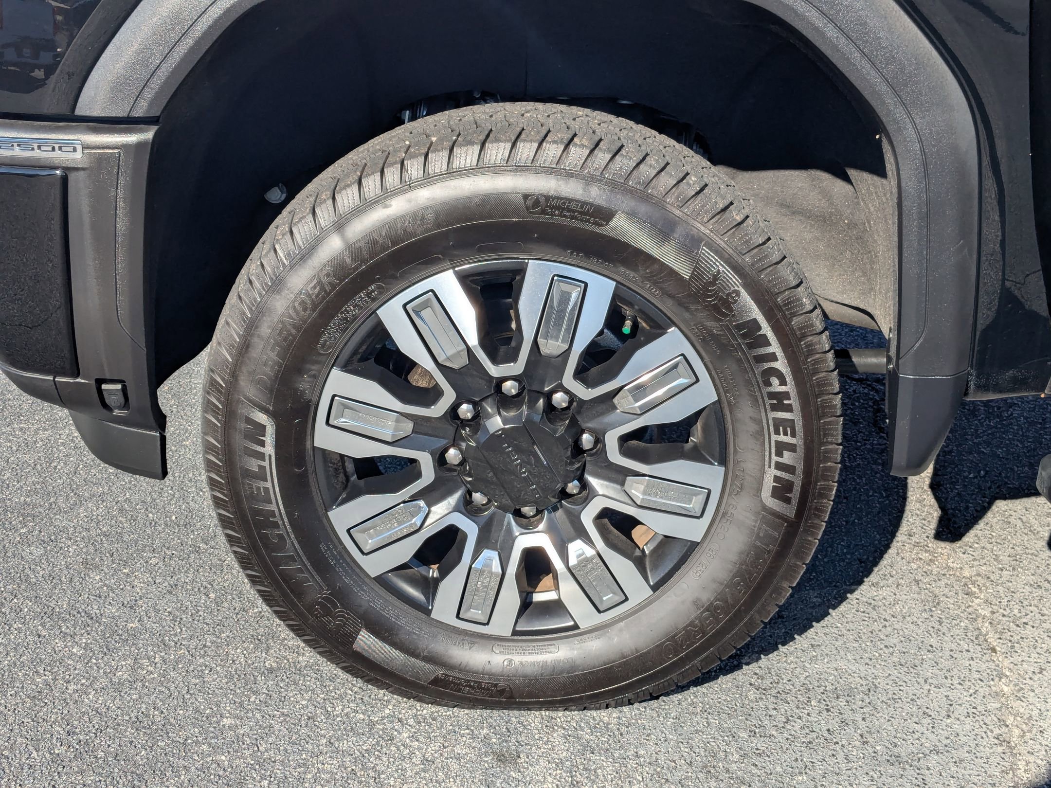 Used 2024 GMC Sierra 2500 Denali w/ Denali Reserve Package image 9