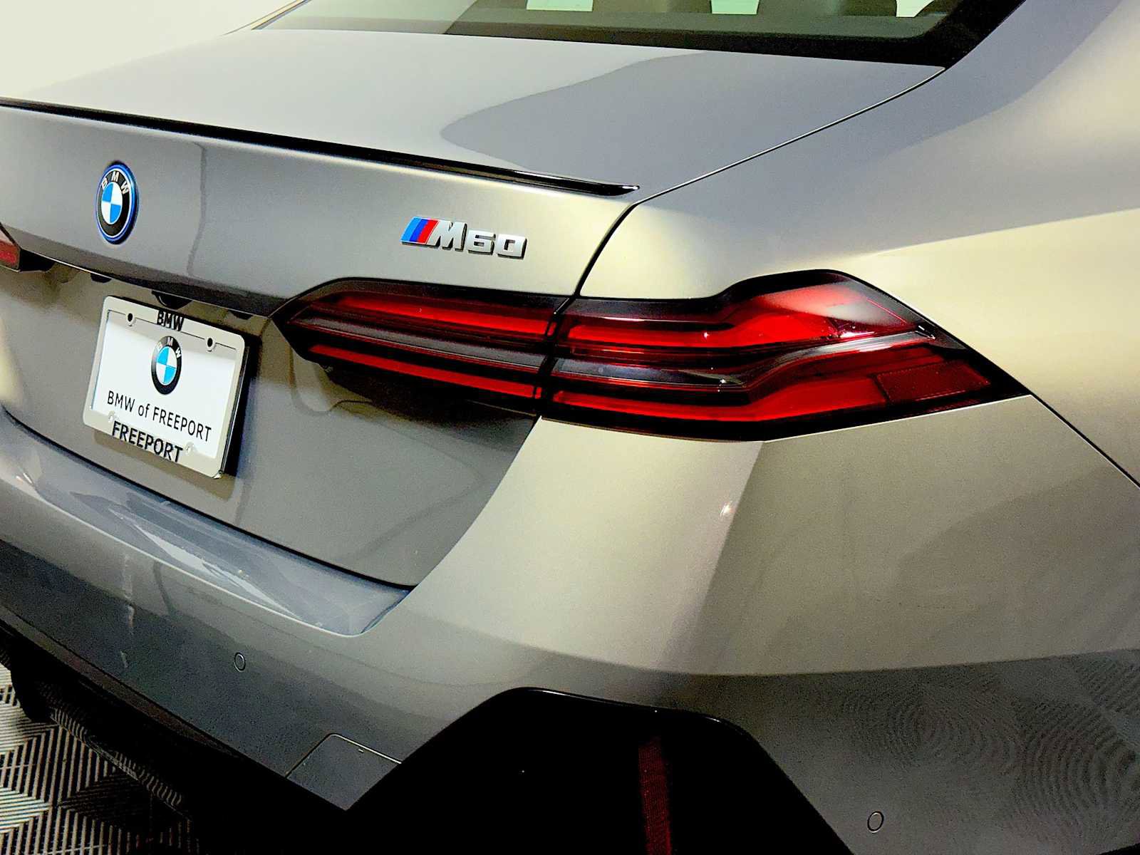 Used 2024 BMW i5 M60 w/ Premium Package image 28