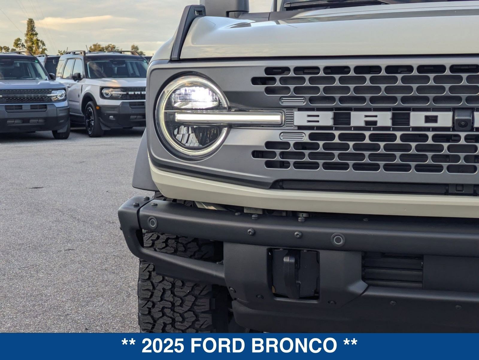New 2025 Ford Bronco Badlands image 10