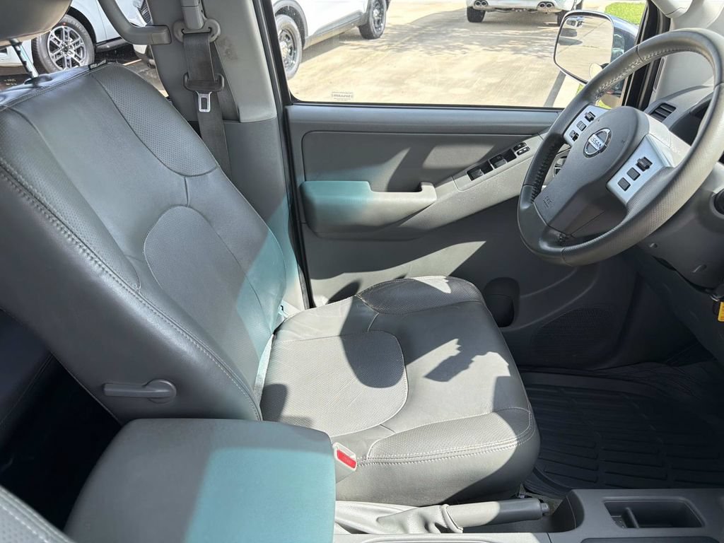 Used 2013 Nissan Frontier SL RWD image 11