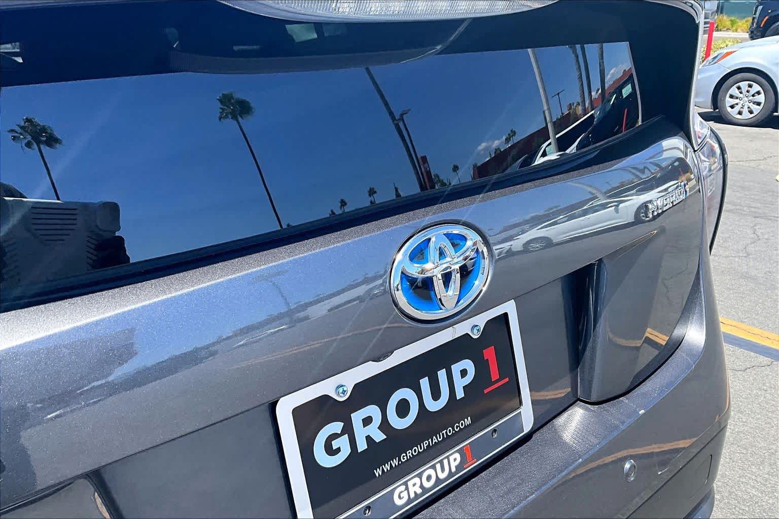 Used 2017 Toyota Prius Three Touring FWD image 30