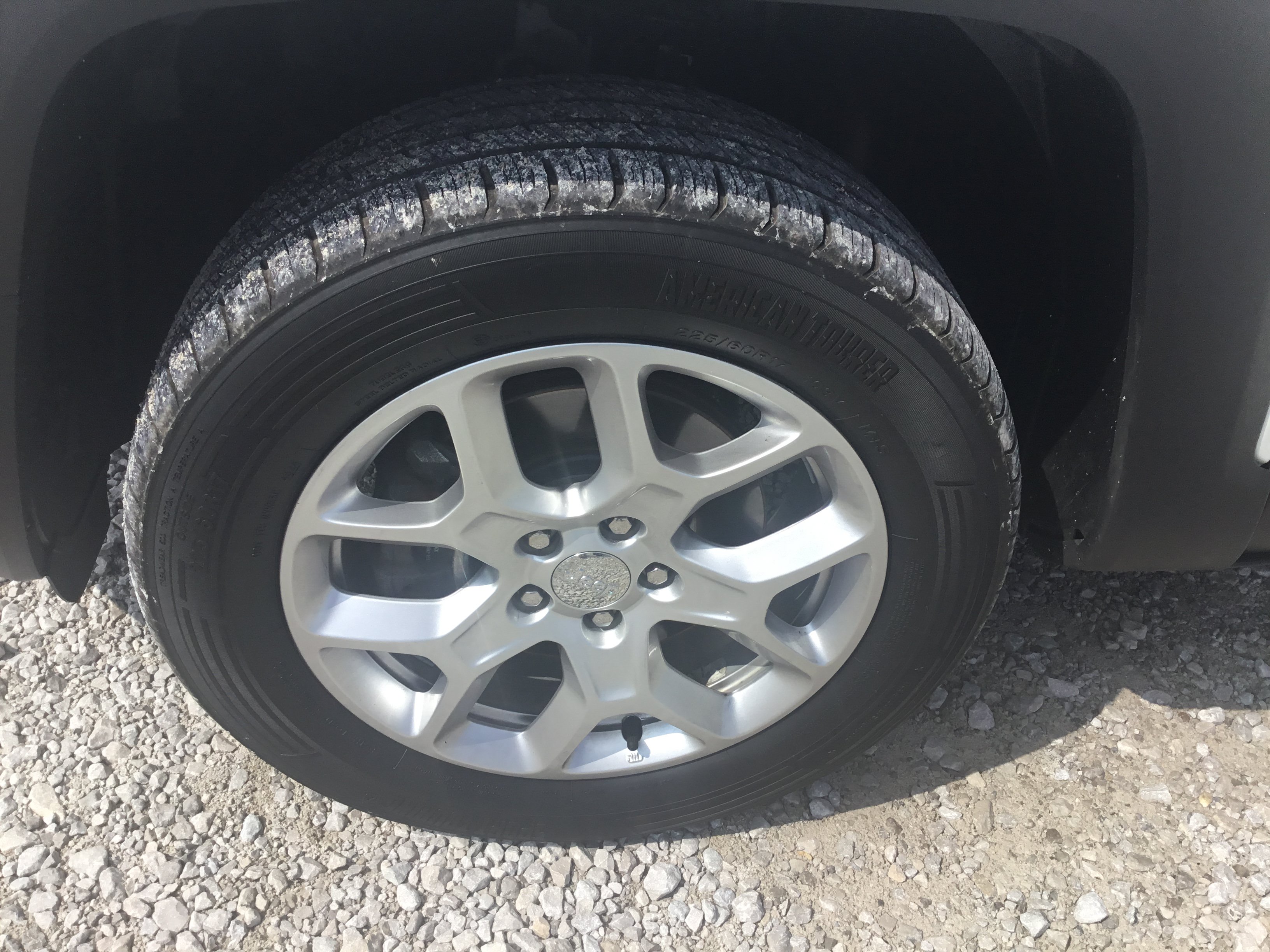 Used 2017 Jeep Renegade Latitude AWD/4WD image 9