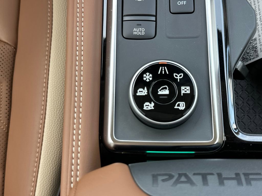 New 2026 Nissan Pathfinder Platinum AWD/4WD image 29