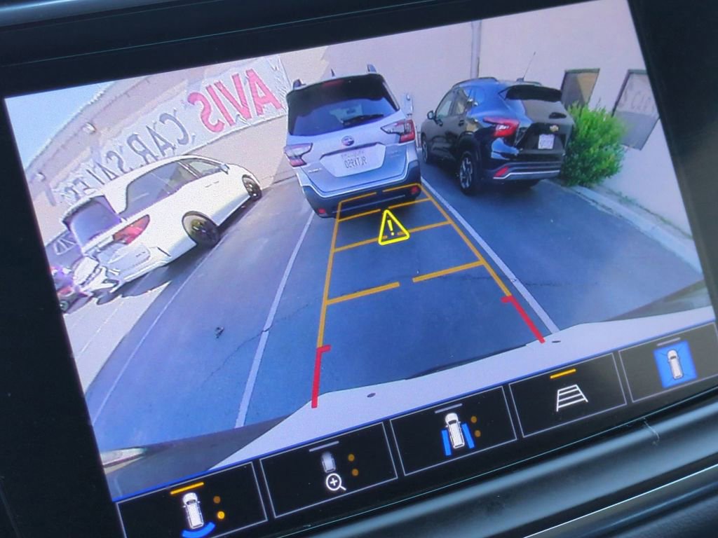Used 2024 Buick Enclave Premium AWD/4WD image 17