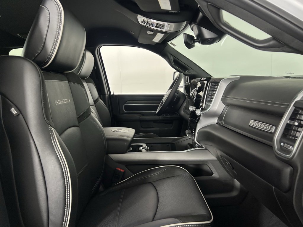 Used 2025 RAM 2500 Laramie image 32