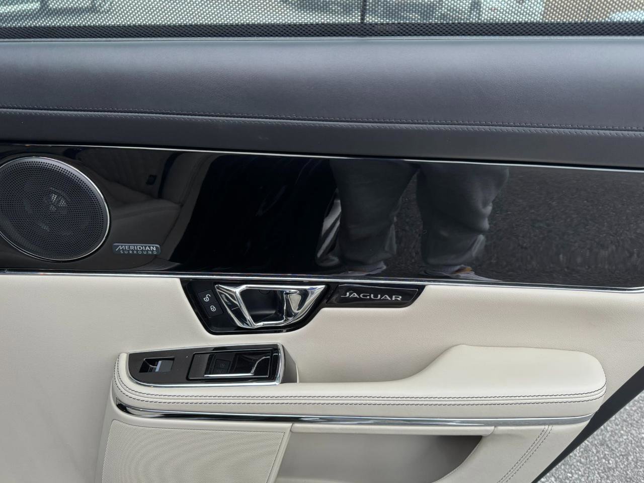 Used 2016 Jaguar XJ L Portfolio image 30