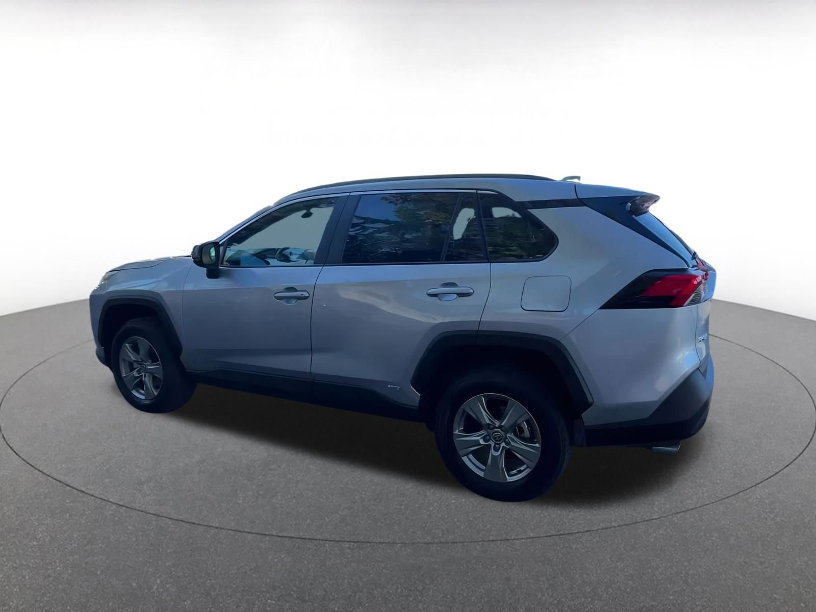 Used 2025 Toyota RAV4 LE image 10